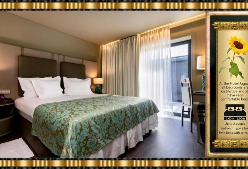 اتاق استاندارد با تراس, Hotel Jaguar Oporto - Airport to Hotel & City Center Vice-Versa Free Shuttle Service from 7AM to 8PM