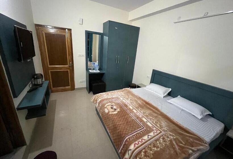 اتاق لوکس, Ranas B&b