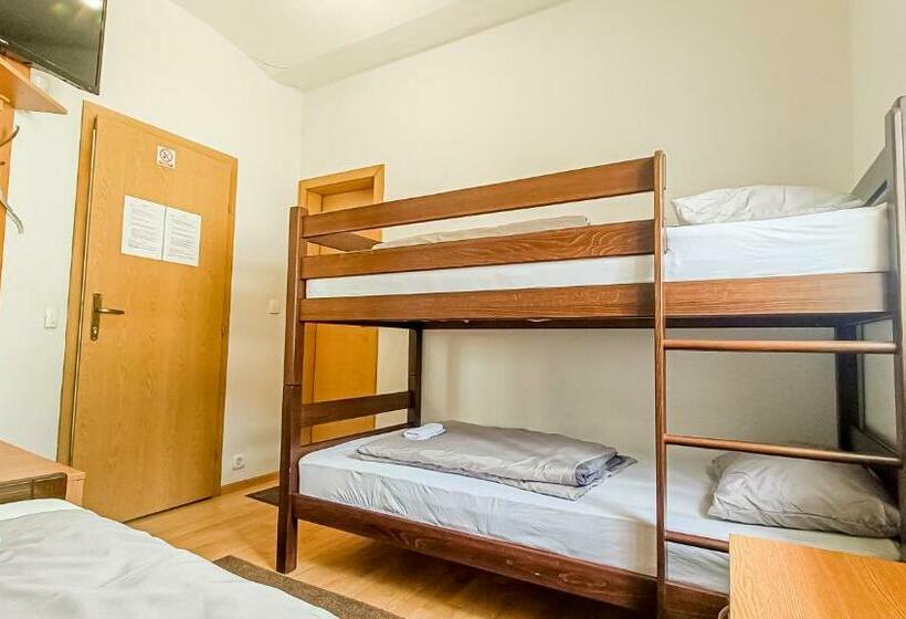 اتاق استاندارد سه نفره, Bascarsija Guesthouse   Private Bath, Tv & Aircon