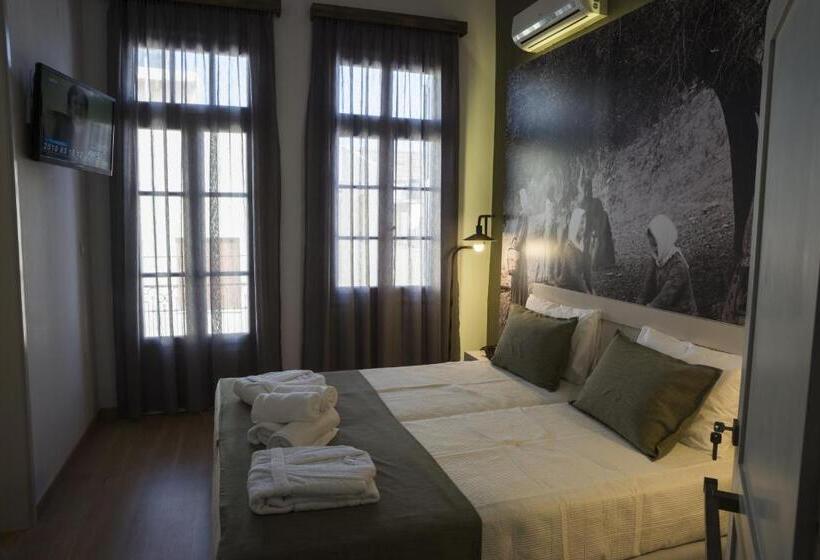 Suíte de 2 Quartos com Varanda, Elia Daliani