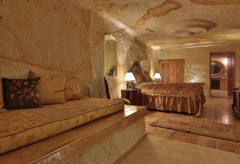 Camera Deluxe, Golden Cave Suites