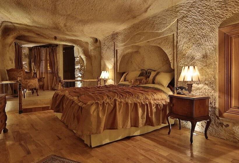 Camera Deluxe, Golden Cave Suites