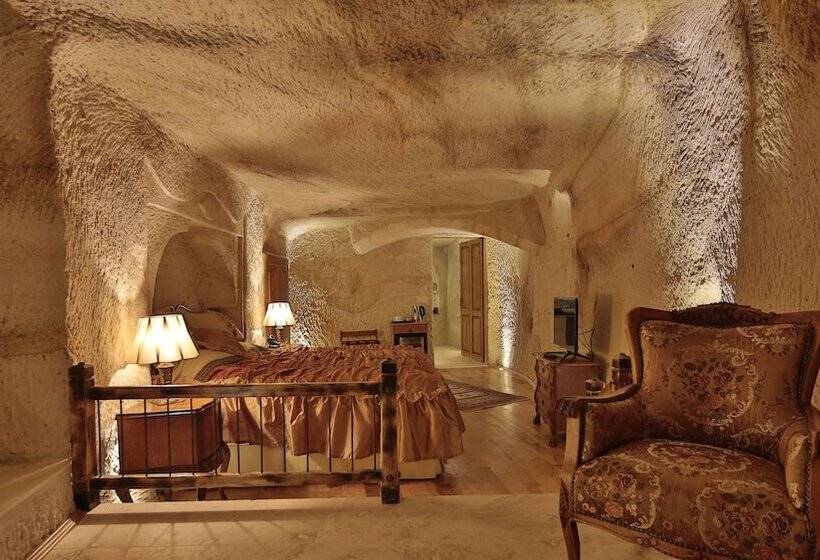 Camera Deluxe, Golden Cave Suites