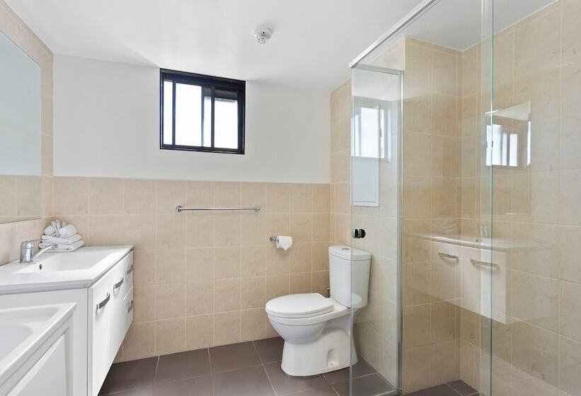 آپارتمان لوکس 2 خوابه, Langley Park Apartments