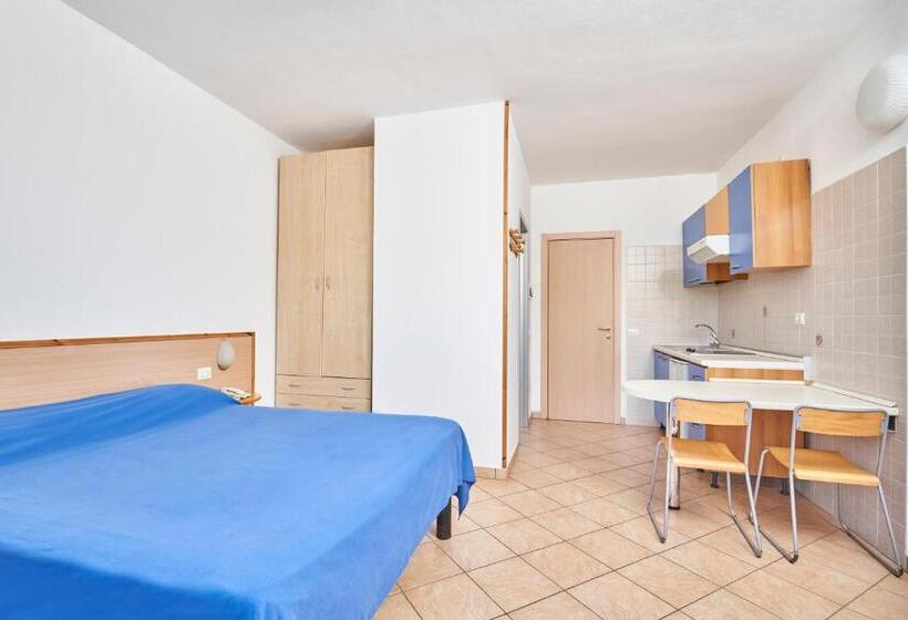 Standard Studio, Residence Reale