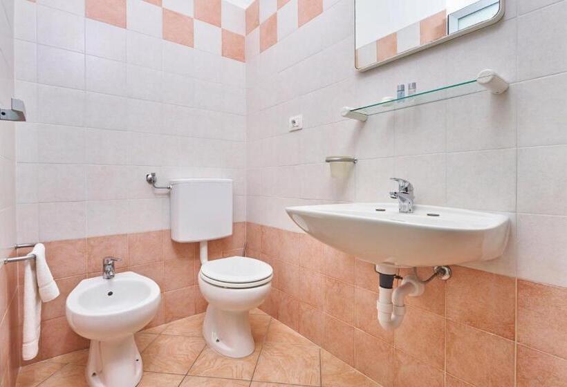 Standard Studio, Residence Reale
