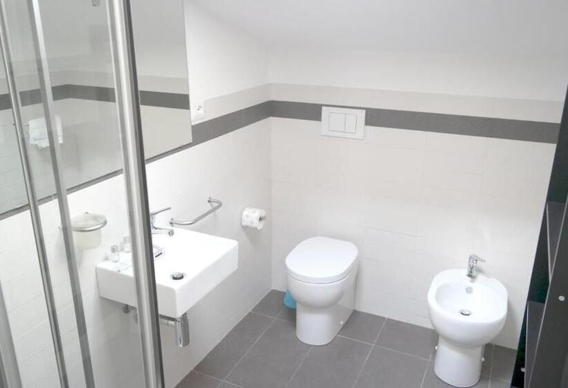 1 Sovrum Takvåning Lägenhet, Residence Reale
