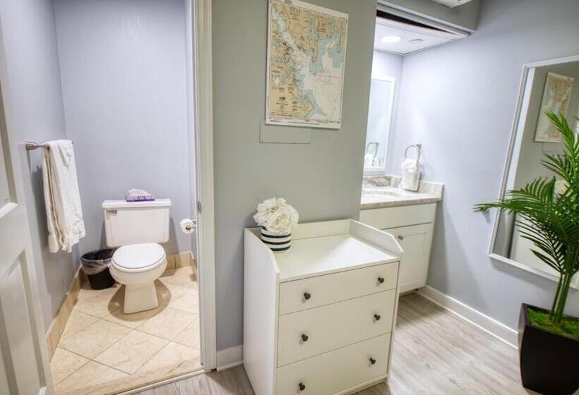 اتاق استاندارد, Inn On Main Annapolis