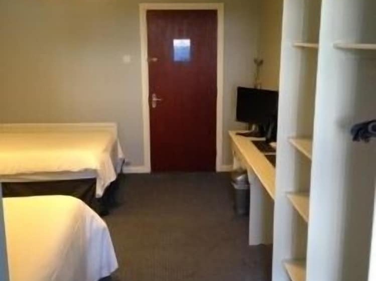 Номер Стандарт, 5 Corners Guest Inn
