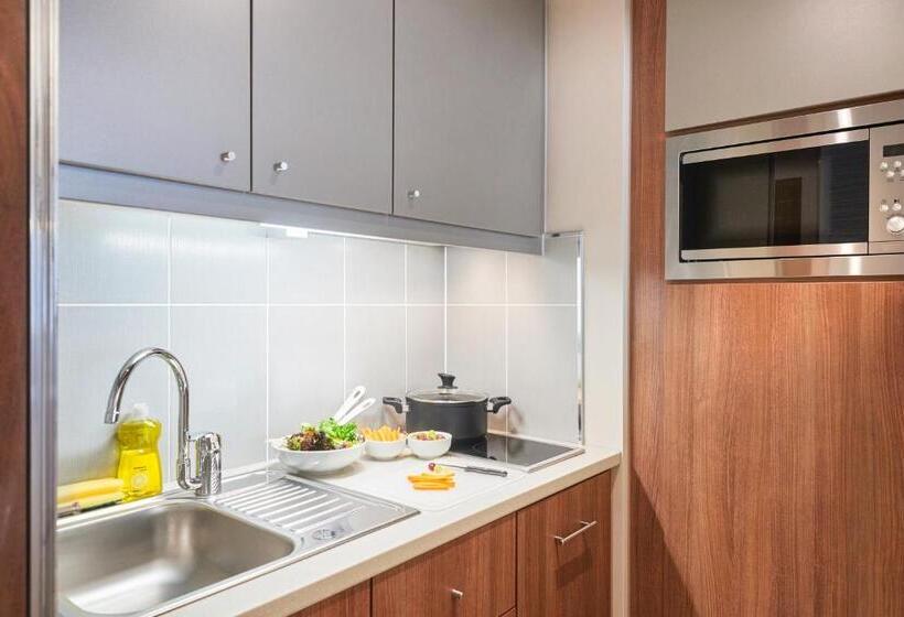 Студия Стандарт Двуспальная Кровать, Aparthotel Adagio Birmingham City Centre