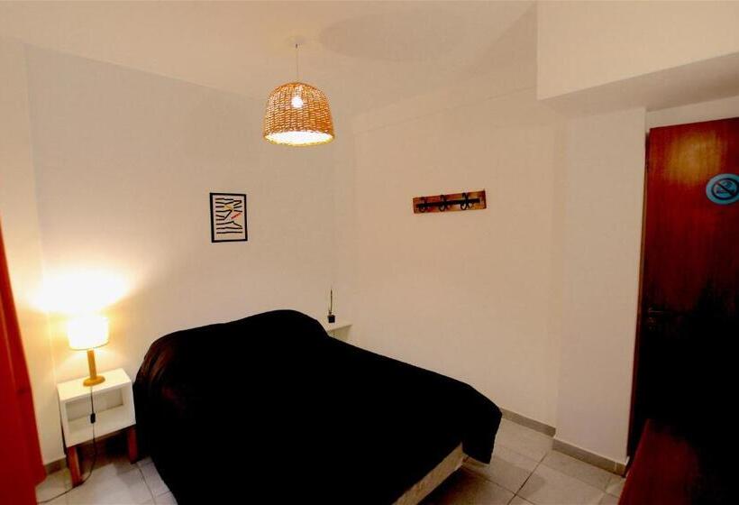 اتاق استاندارد با سرویس بهداشتی مشترک, Ruda Hostel