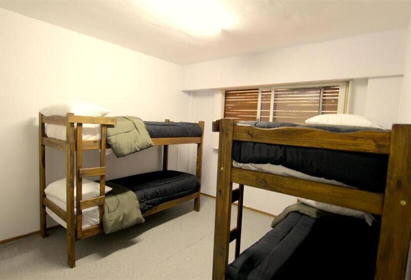 اتاق چهار تخته با دستشویی مشترک, Ruda Hostel