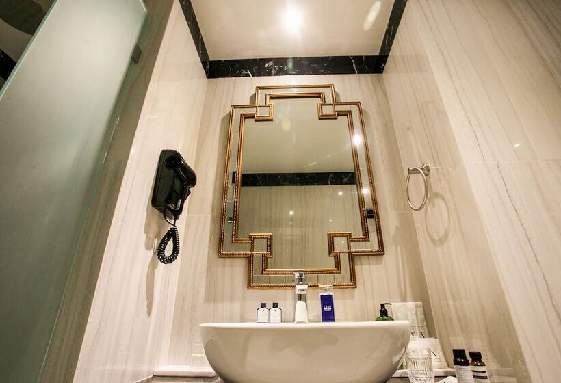 اتاق لوکس سه تخته, Vince Hotel Pratunam