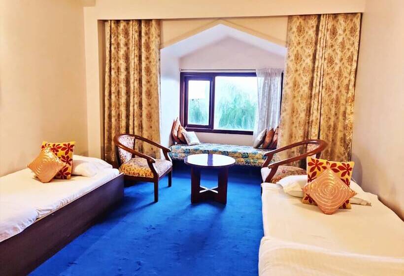 جناح عائلي غرفتين نوم, Royal Jardin Whistling Pines Resort