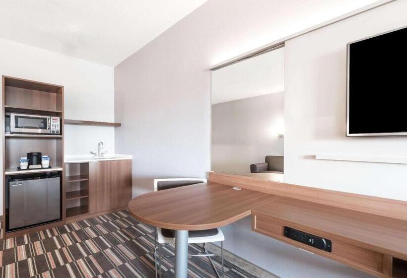 Люкс Deluxe Кровать Кинг, Microtel Inn & Suites By Wyndham Sweetwater