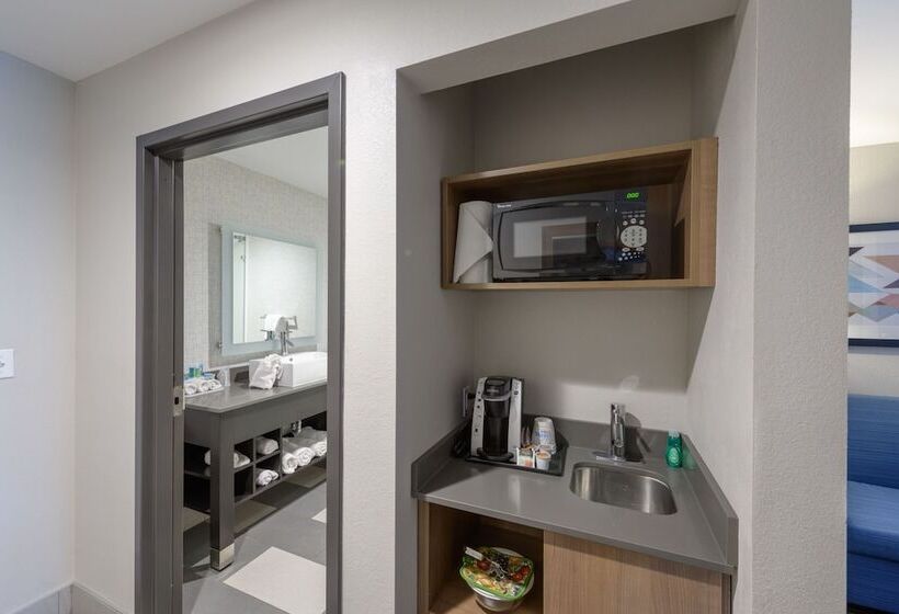 Люкс, Holiday Inn Express & Suites Jamestown, An Ihg
