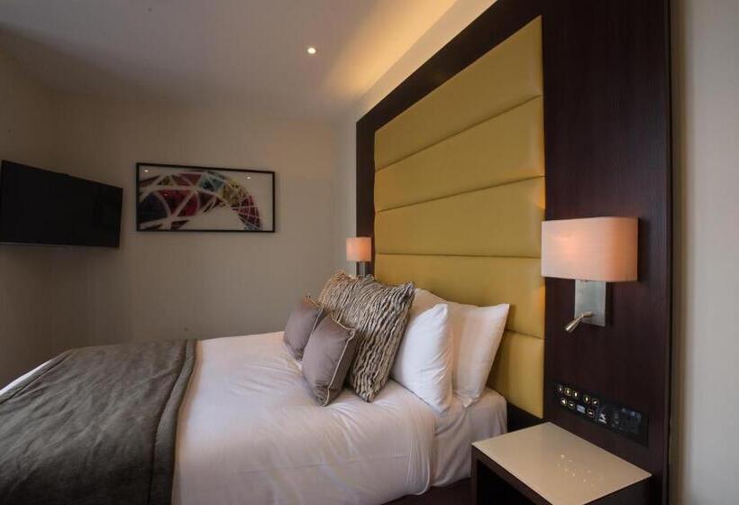 Superior Oda, St George S Hotel   Wembley