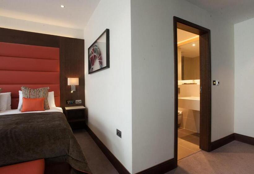 Superior Oda, St George S Hotel   Wembley