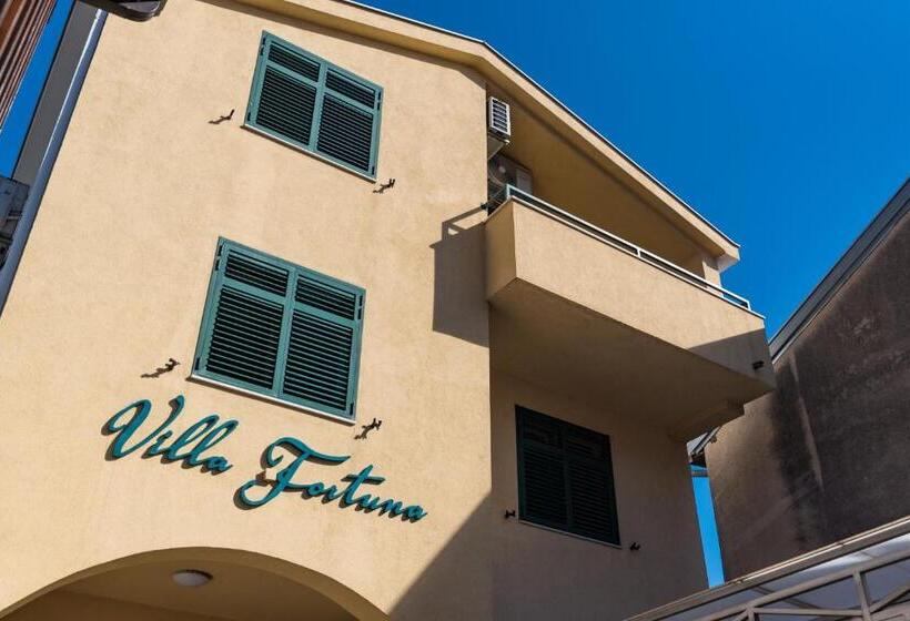اتاق استاندارد سه نفره, Villa Fortuna