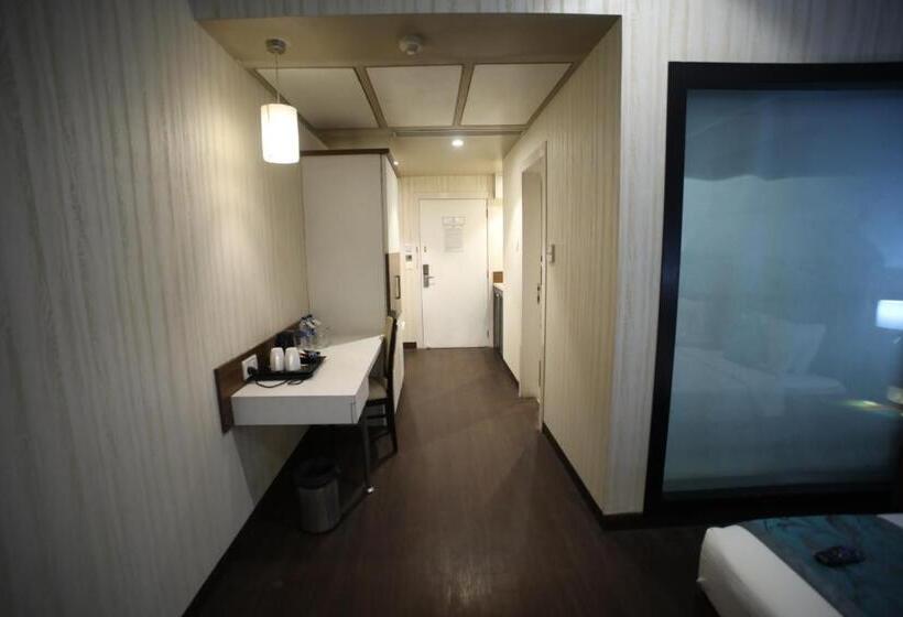 Номер Deluxe, The Byke Suraj Plaza Pure Veg, Thane