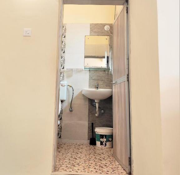 带阳台的豪华间, Monte Villa Guest House