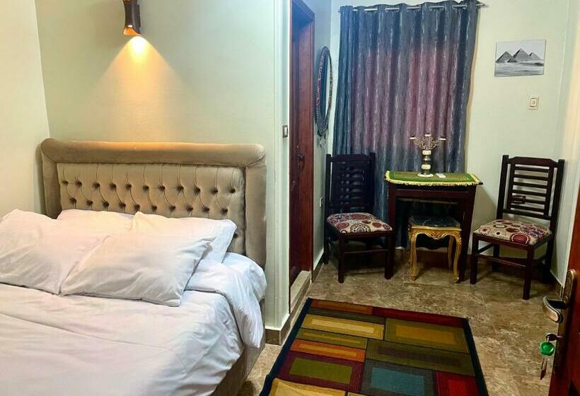 اتاق استاندارد سه تخته با چشم‌انداز, Sphinx Palace Pyramids View Inn