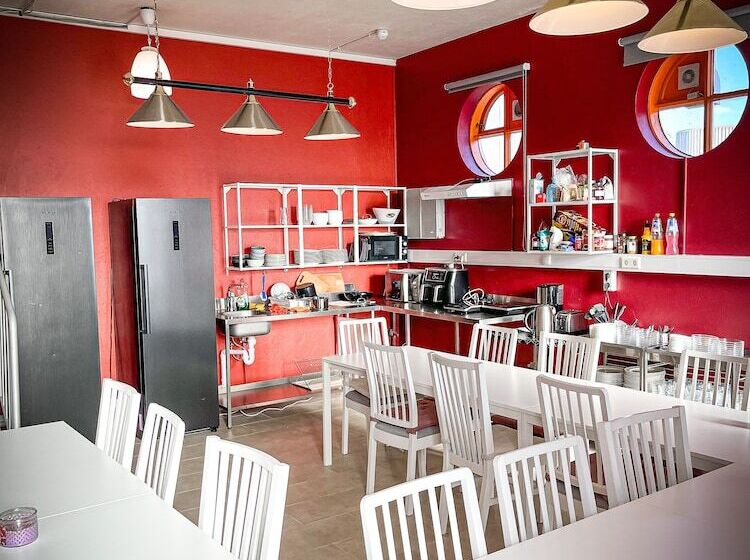 اتاق استاندارد با سرویس بهداشتی مشترک, Hostel B47