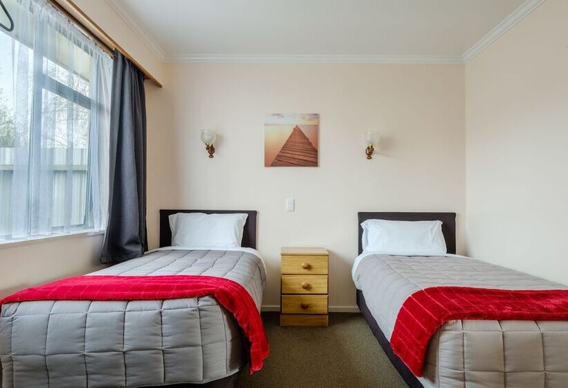 Семейное Студио, Esplanade Motels