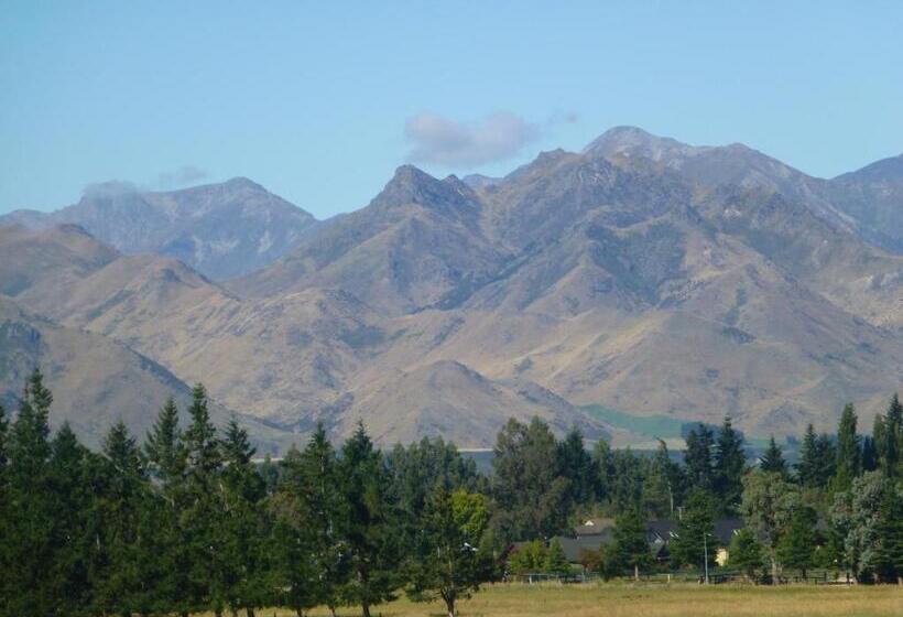 Студия Стандарт, Hanmer Springs Scenic Views Motel