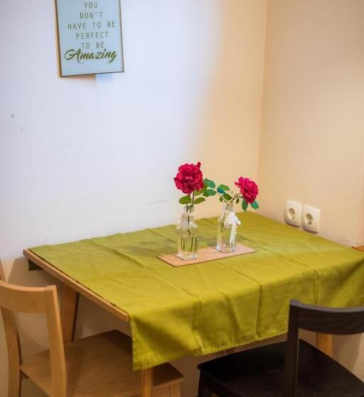 اتاق استاندارد با چشم‌انداز شهر, Rooms Kozmus
