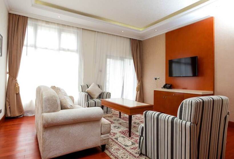 سوییت جونیور, Alba Hotel Meru