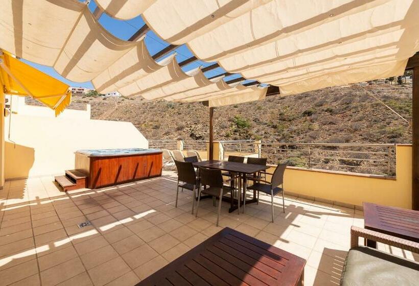 Апартаменты Deluxe 2 Спальни с Гидромассажем, Holiday Club Sol Amadores