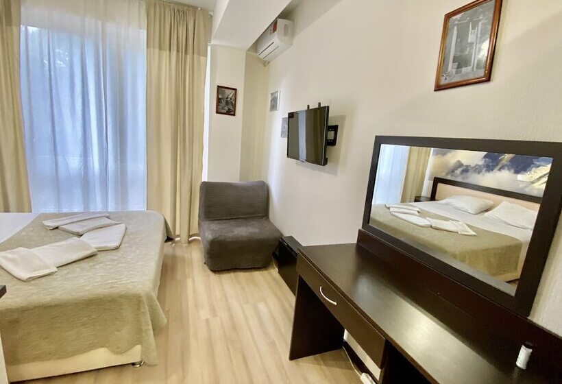 Студио Стандарт с Балконом, Oplot Apartments