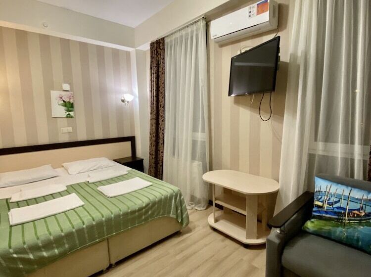 Студио Базик, Oplot Apartments