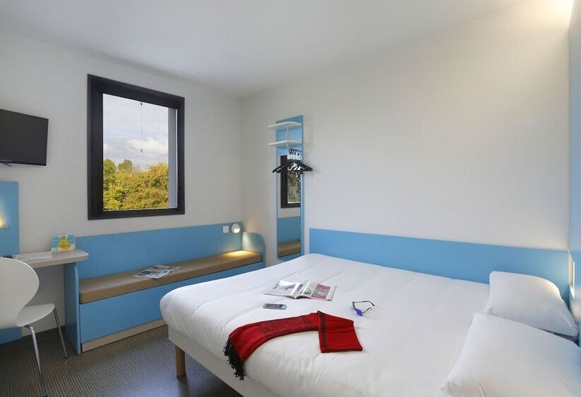 Номер Стандарт, First Inn Hotel Blois