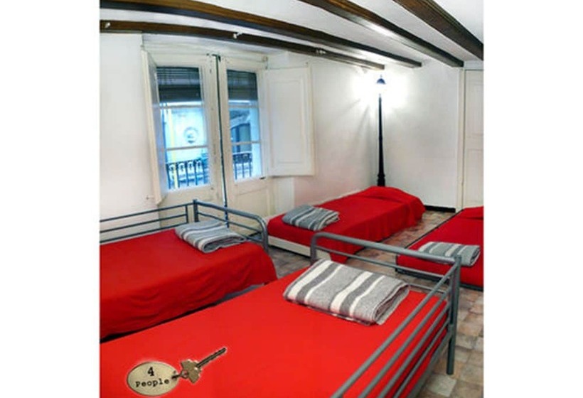 Номер Стандарт Четырехместный Совместный Санузел, Palace Guesthouse