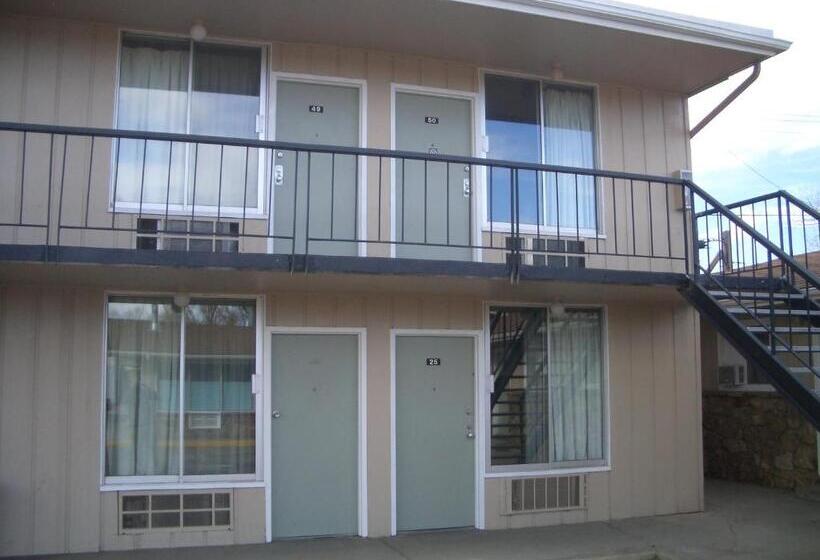 Номер Стандарт, Laramie Valley Inn