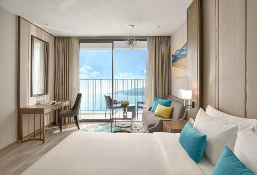 اتاق لوکس با چشم‌انداز دریا, Capital Panorama Apartment