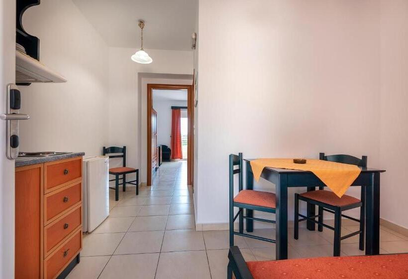 Номер Стандарт Трехместный, Cirillo Family Hotel Christinas Studios