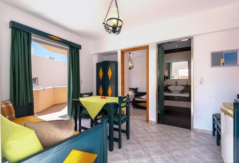 Номер Стандарт Трехместный, Cirillo Family Hotel Christinas Studios