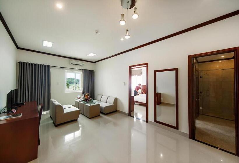 سوییت جونیور, Ban Thach Riverside Hotel & Resort