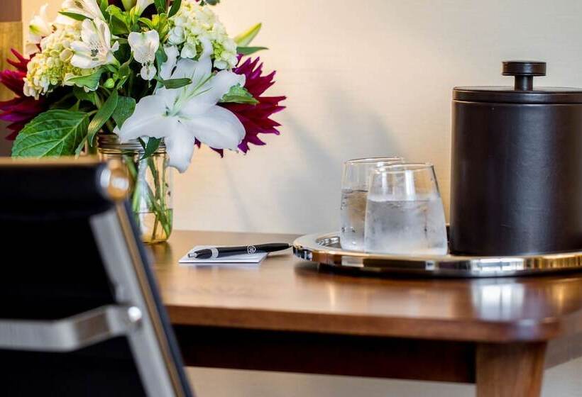 스위트, Best Western Premier Boulder Falls Inn
