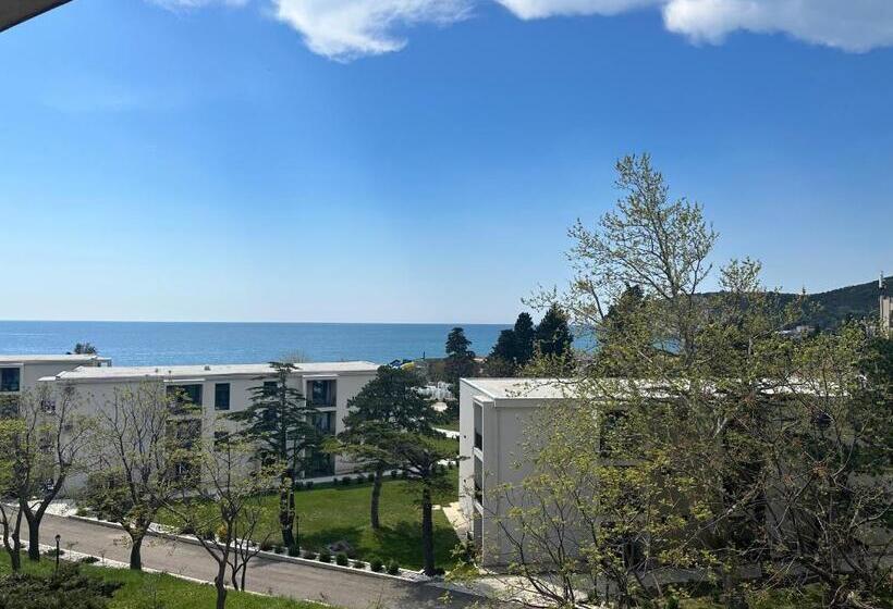 اتاق استاندارد سه تخته با بالکن, Pearl Beach