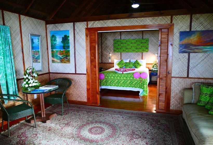 Superior bungalow with sea view, Le Vasa Resort