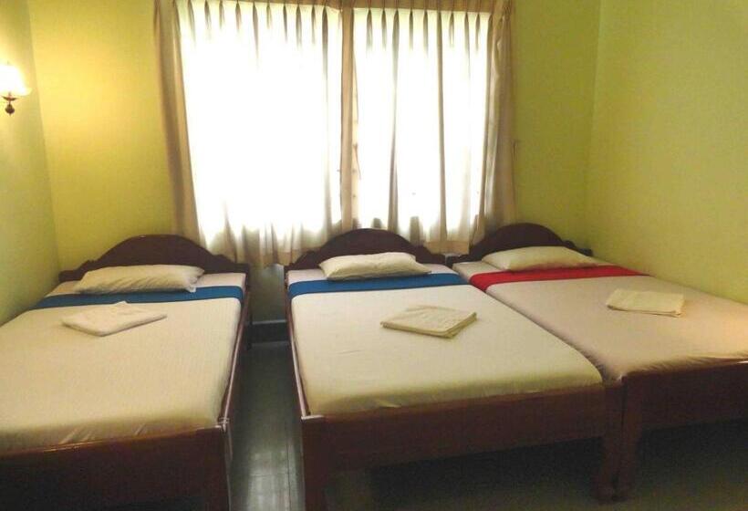 Номер Стандарт Трехместный, Greenpark Village Guesthouse