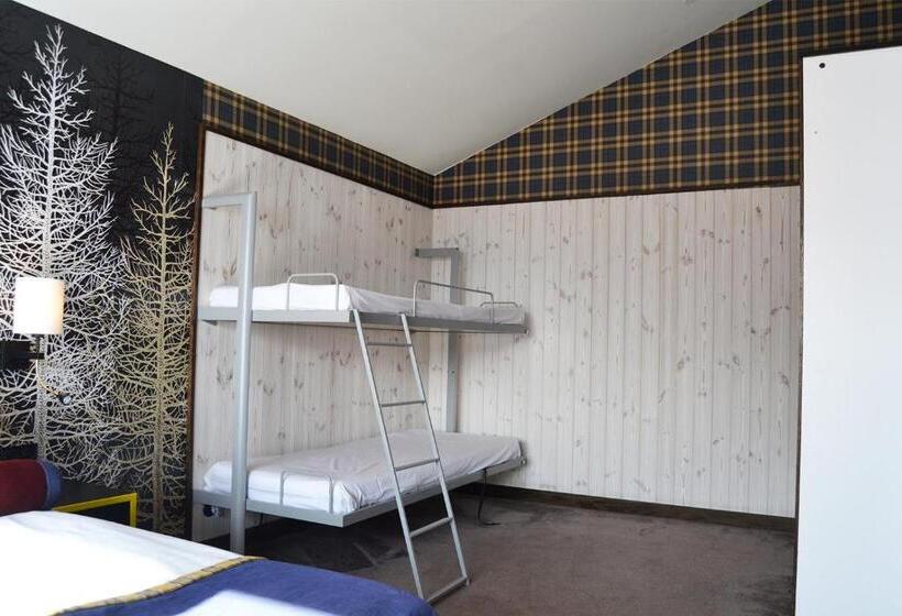 اتاق استاندارد چهارنفره با بالکن, Langley Hôtel Tango