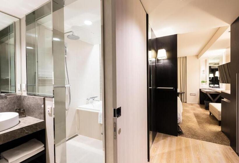 Семейный Номер, Solaria Nishitetsu Hotel Seoul Myeongdong