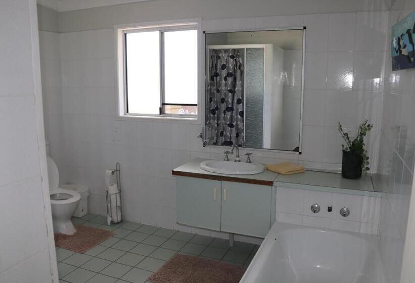 Номер Стандарт, Pippies Beachhouse Backpackers