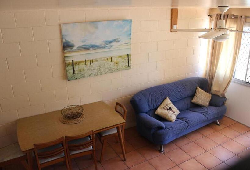 Апартаменты 2 спальни Вид на Сад, Pippies Beachhouse Backpackers