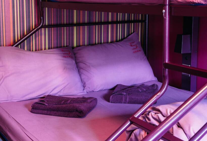 베이직 3인 룸, Safestay London Kensington Holland Park